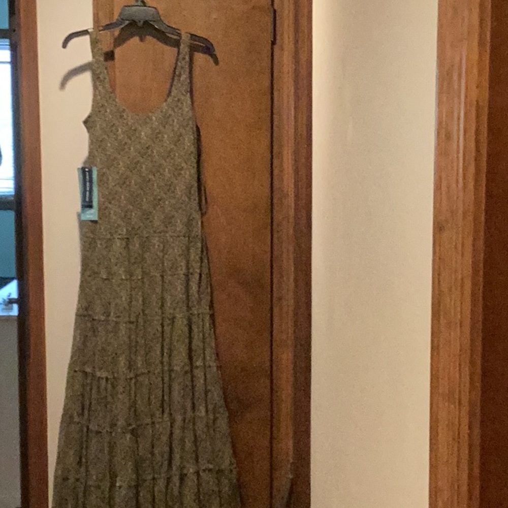 Jones wear long dress size 14 new with tags perfect for dress up or dress casual